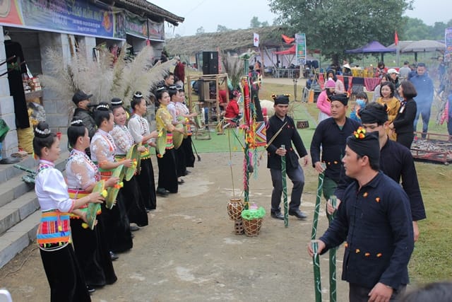 PRAY FOR THE KHANG PEOPLE